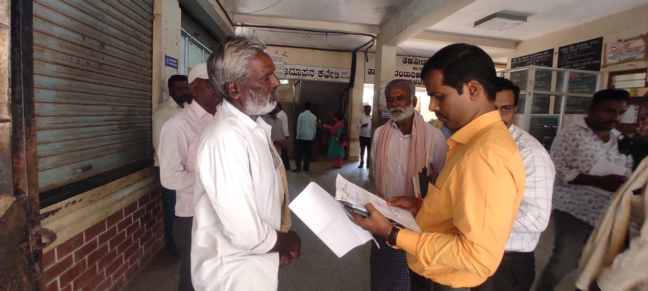 ಸರ್ಕಾರ - ಅಧಿಕಾರಿಗಳ ನಡುವೆ ಮುಂದುವರೆದ ಗುದ್ದಾಟ